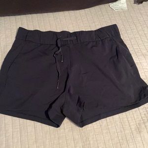 Lululemon On The Fly shorts